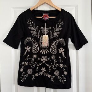 NWT Johnny Was owl embroidered elbow length black  tee size small.